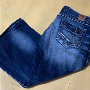 Women’s BKE Stella capris. Size 28.